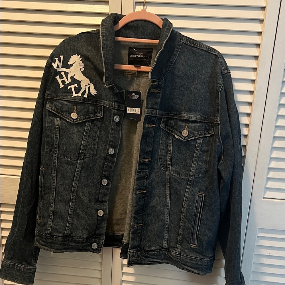 #1386* Deep Blue Jean “ EST.1990 “ Lucky 🍀Brand W/ WHT Art